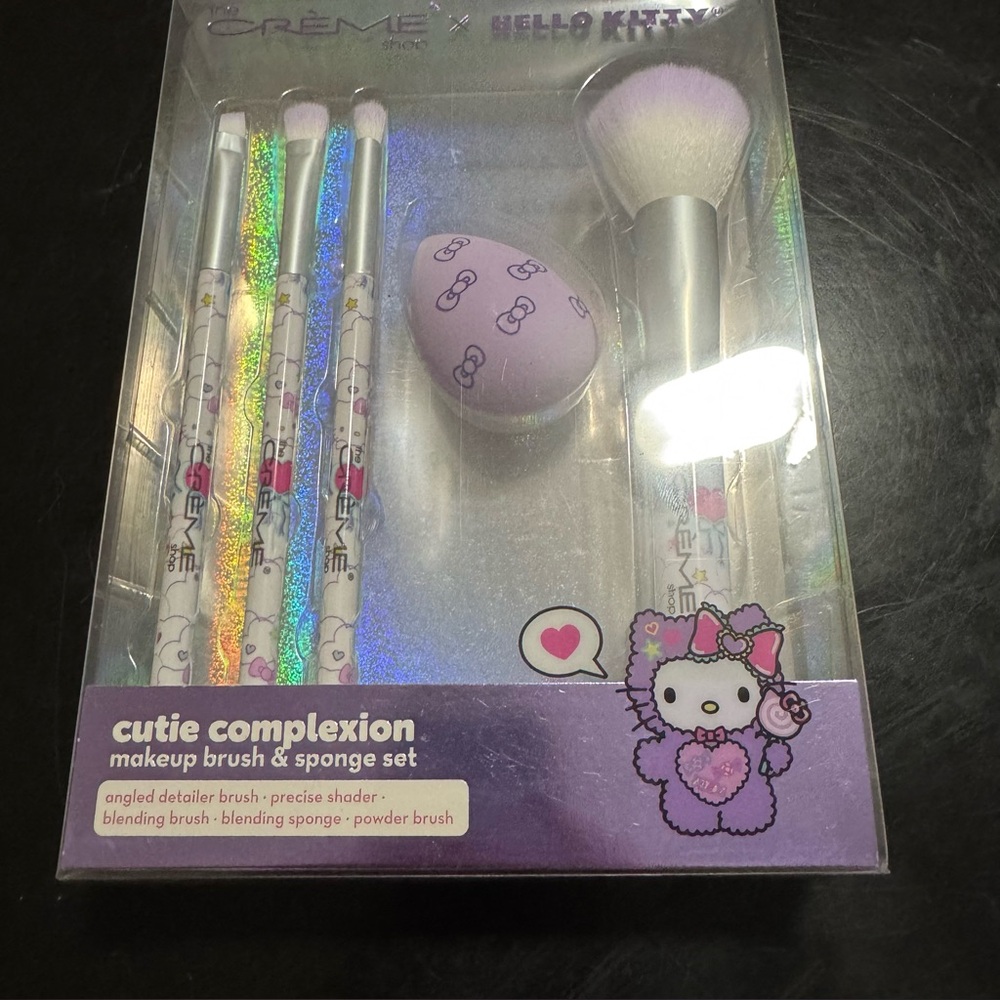 Hello Kitty Makeup Brush & Sponge Set